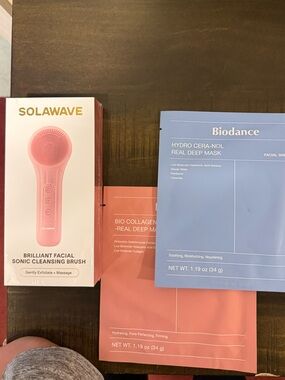 Pink Brilliant Facial Sonic Cleansing Brush & Medical Grade Sheet Masks
